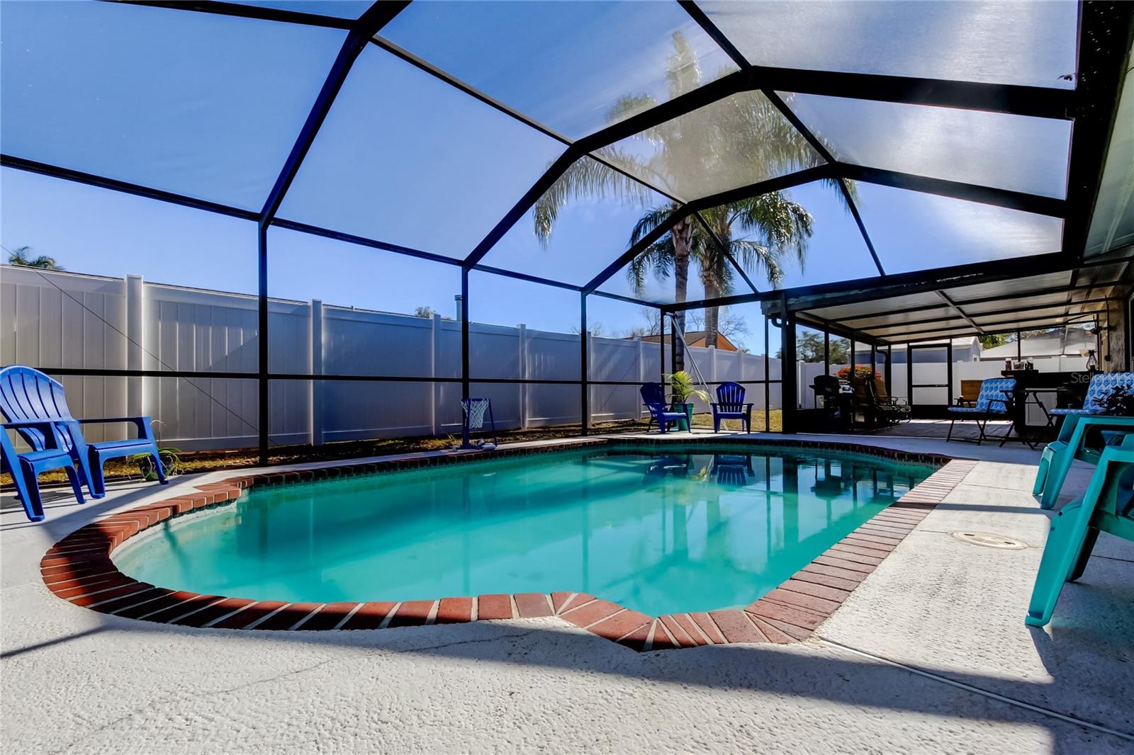 3. Gorgeous Birdcaged Pool is Sure to Delight! (34.10' x 22.9') + Separate Covered & Screened Lanai!