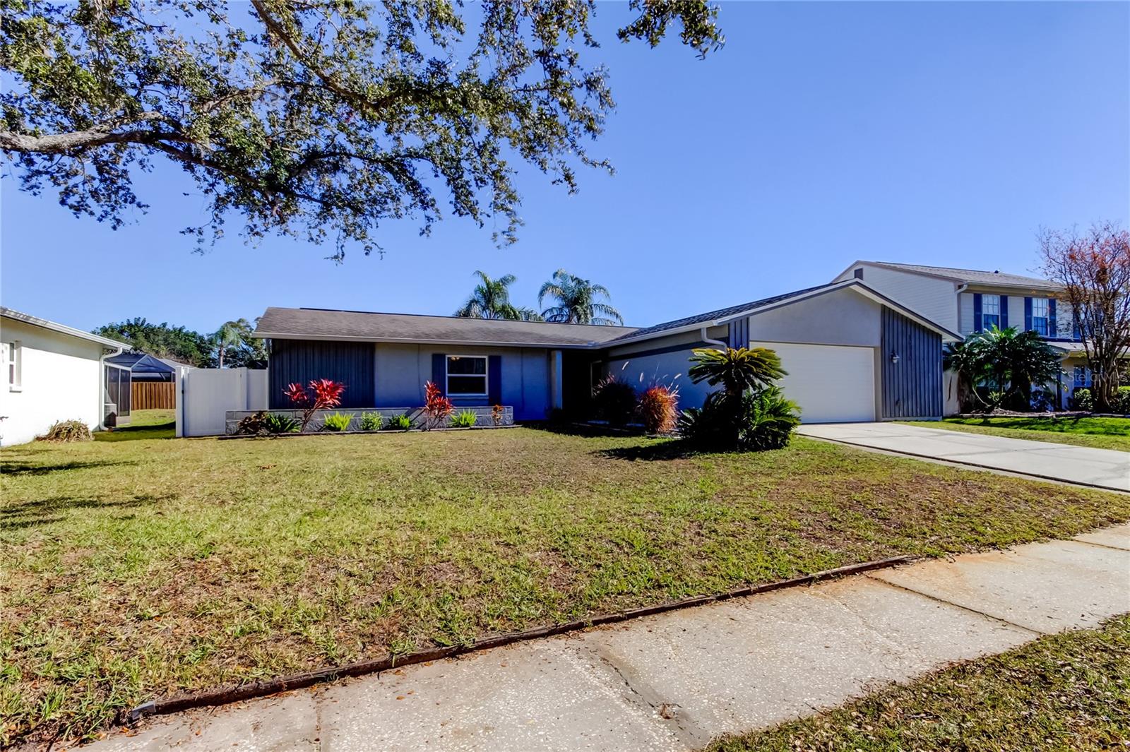 84. A Gorgeous Home.. A Wonderful Community. Schedule Your Tour Today.. This One Will NOT Last! It's the BEST School District in Tampa! Steinbrenner!!!