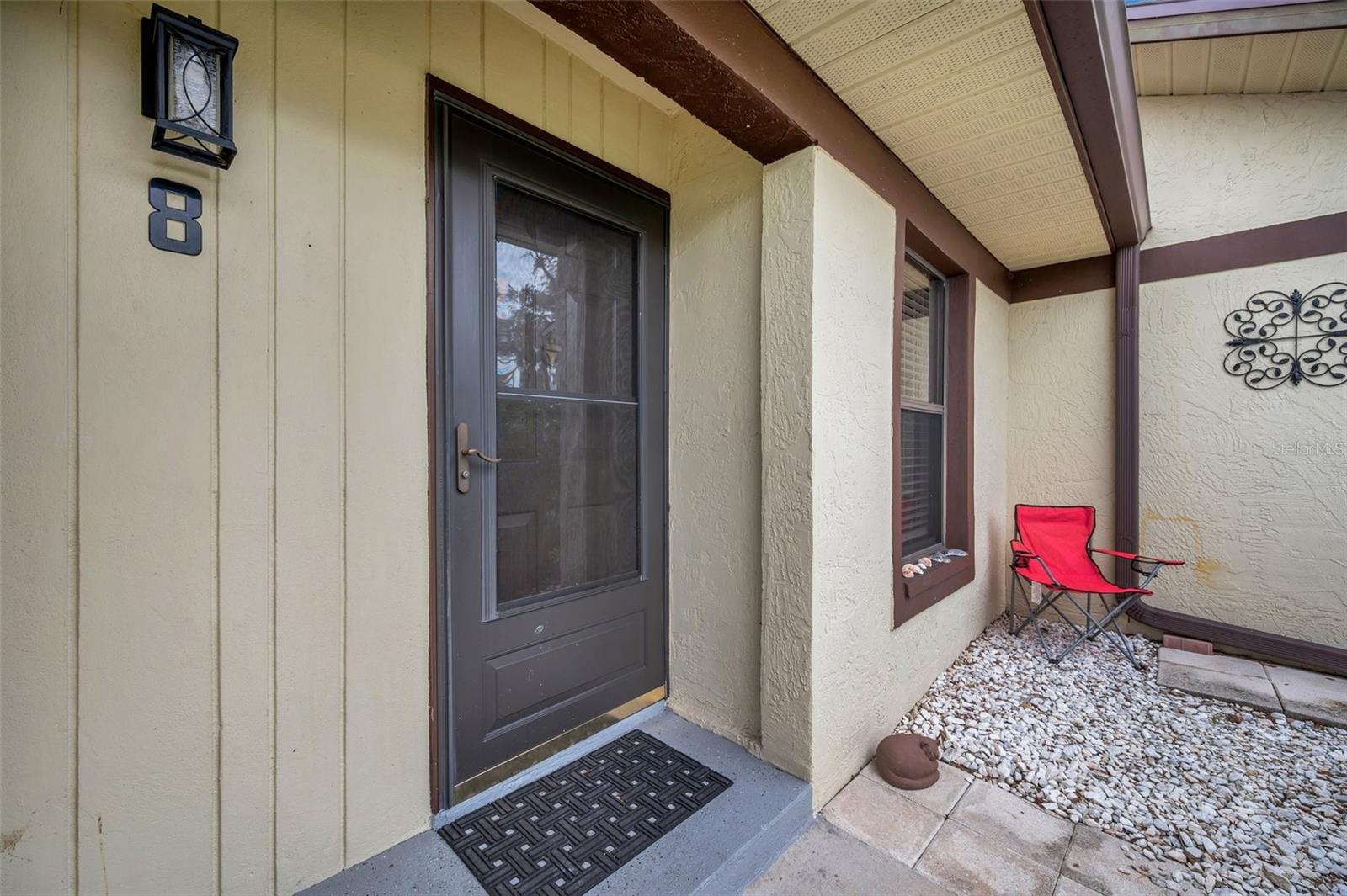 Front entryway with seating area