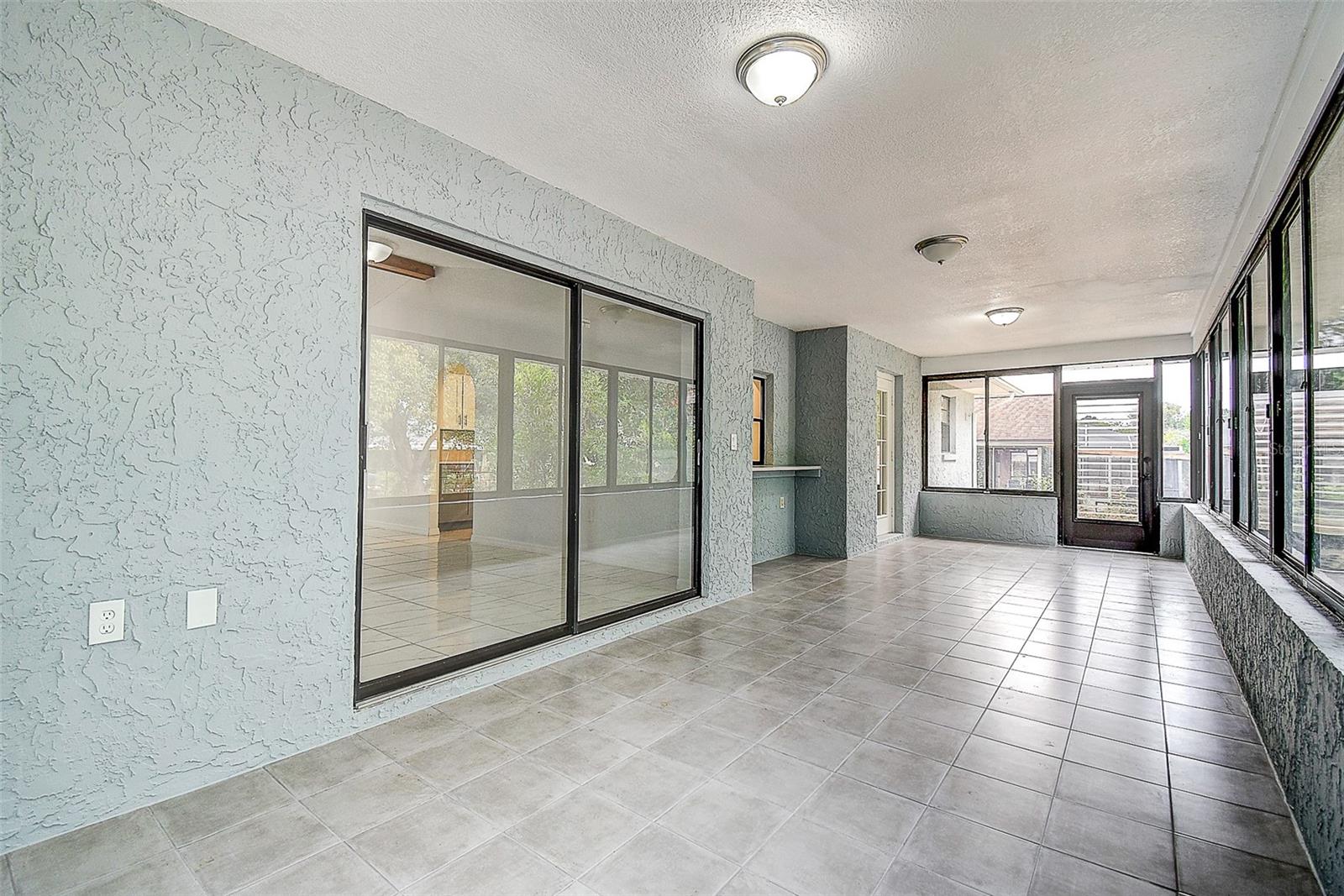 Bonus room/Enclosed porch