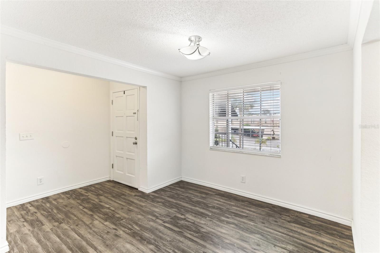 Foyer/Dining Room