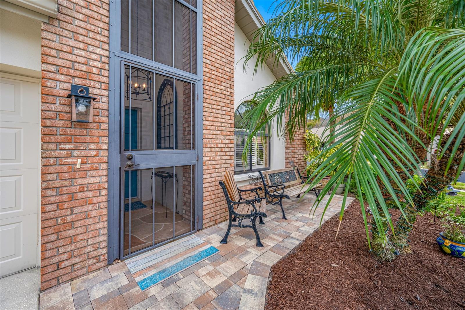 Screened Entryway