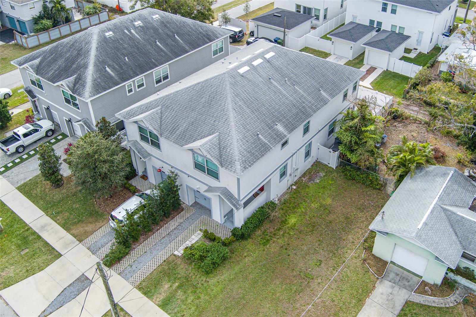 Overhead view of 2704 W Gray St #B front and side yards