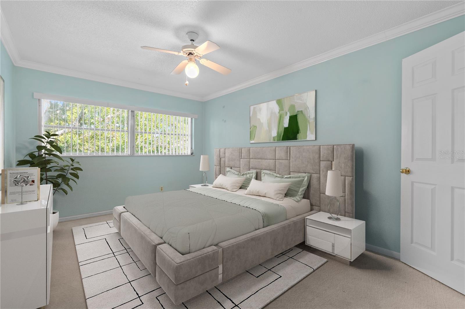 Photo virtually staged-Large bedroom