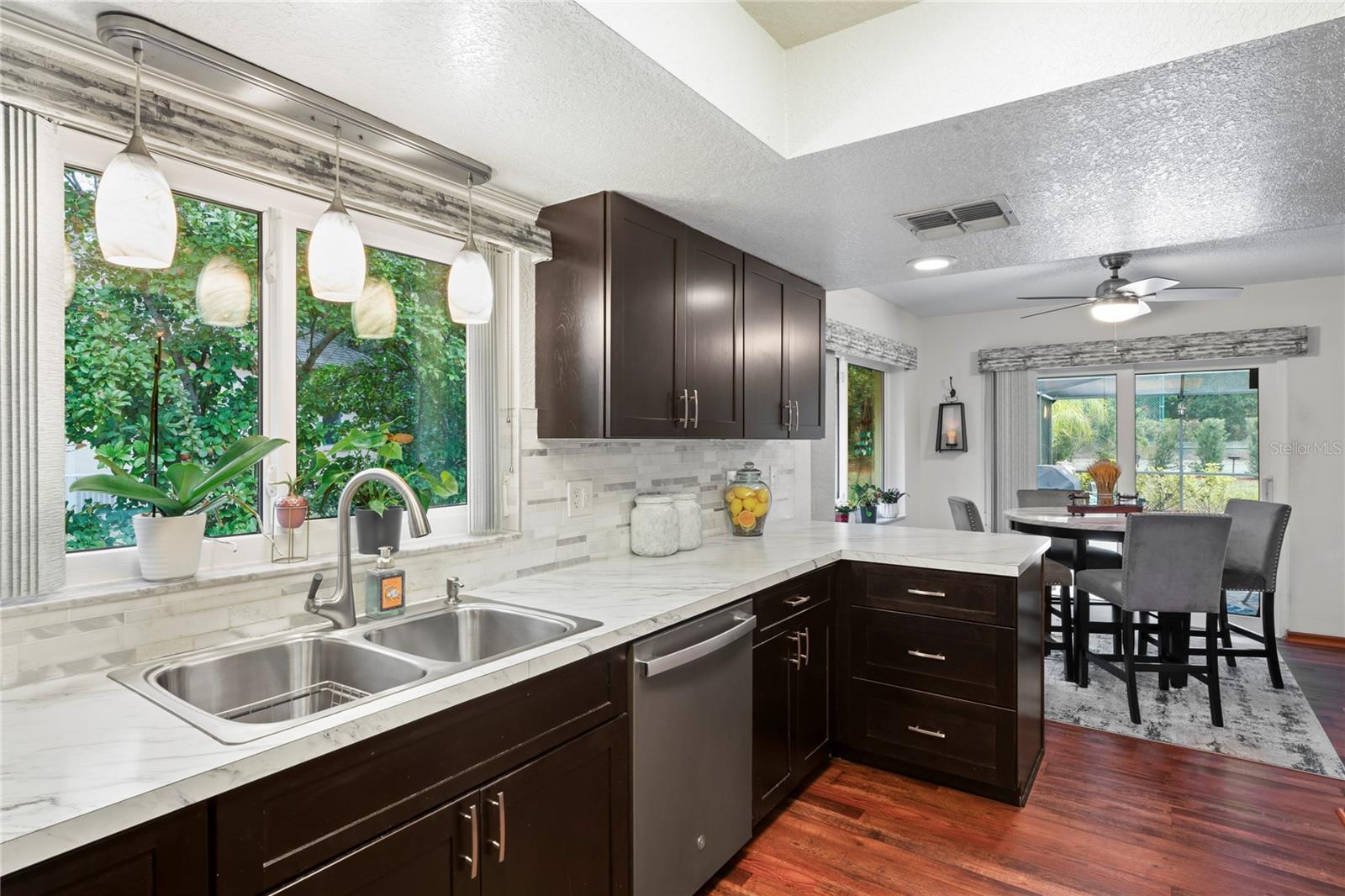 Kitchen and Breakfast Area