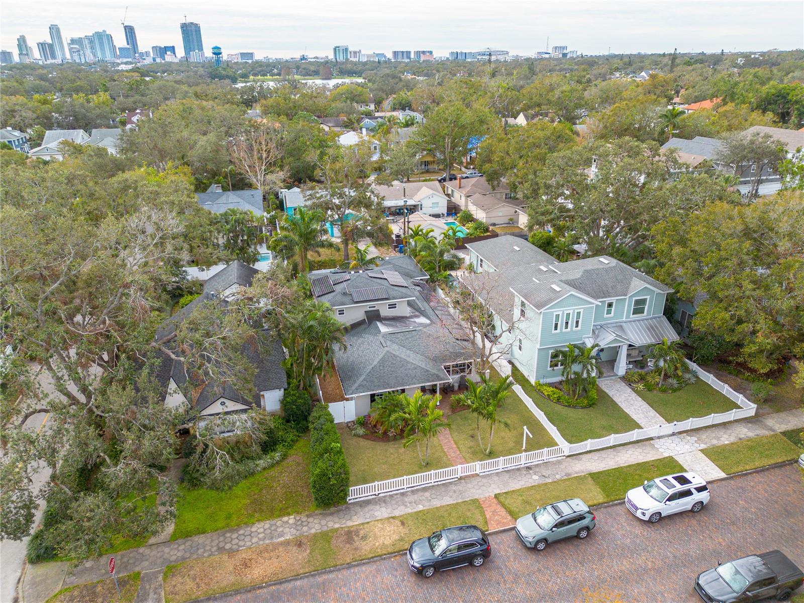 Beautiful neighborhood of Crescent Heights