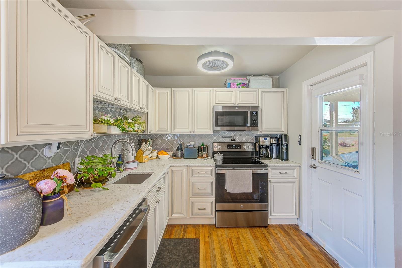 Plenty of Cabinets and Counter Space