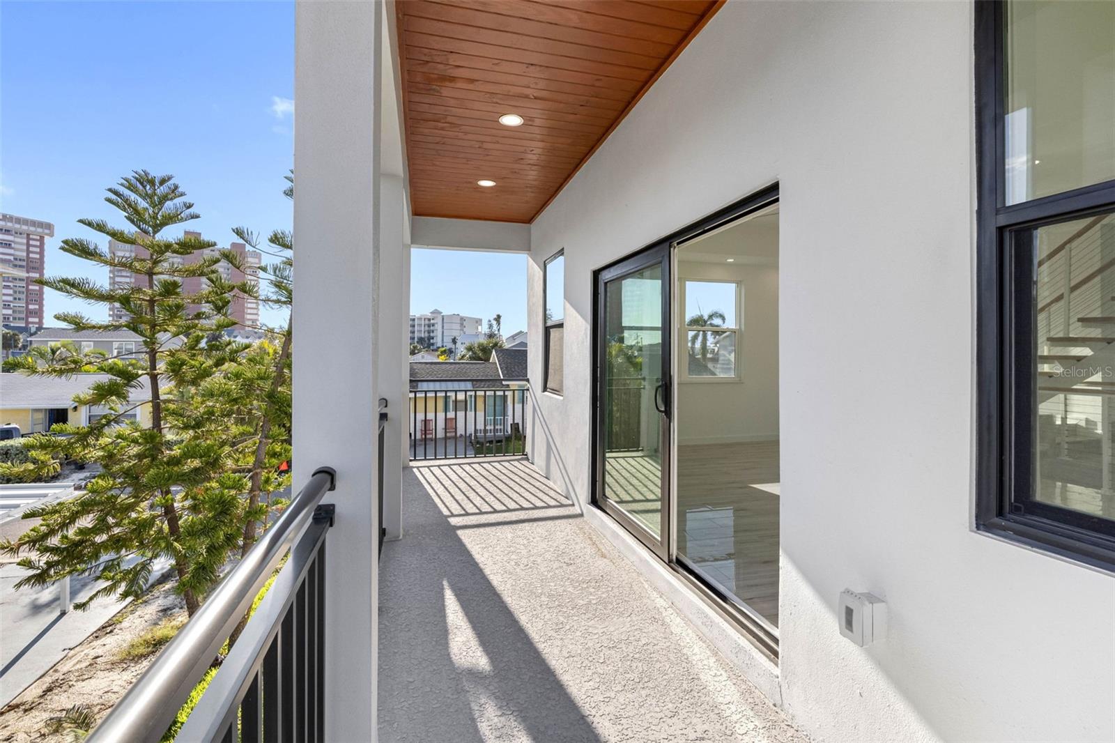 expansive balcony off of all rooms