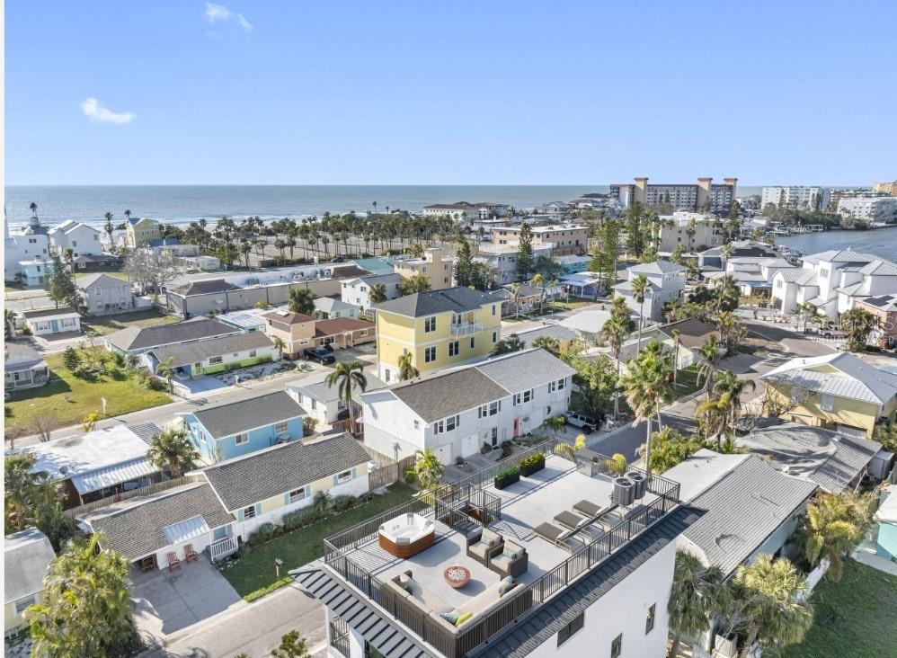 virtually staged rooftop w/gulf and intracoastal views