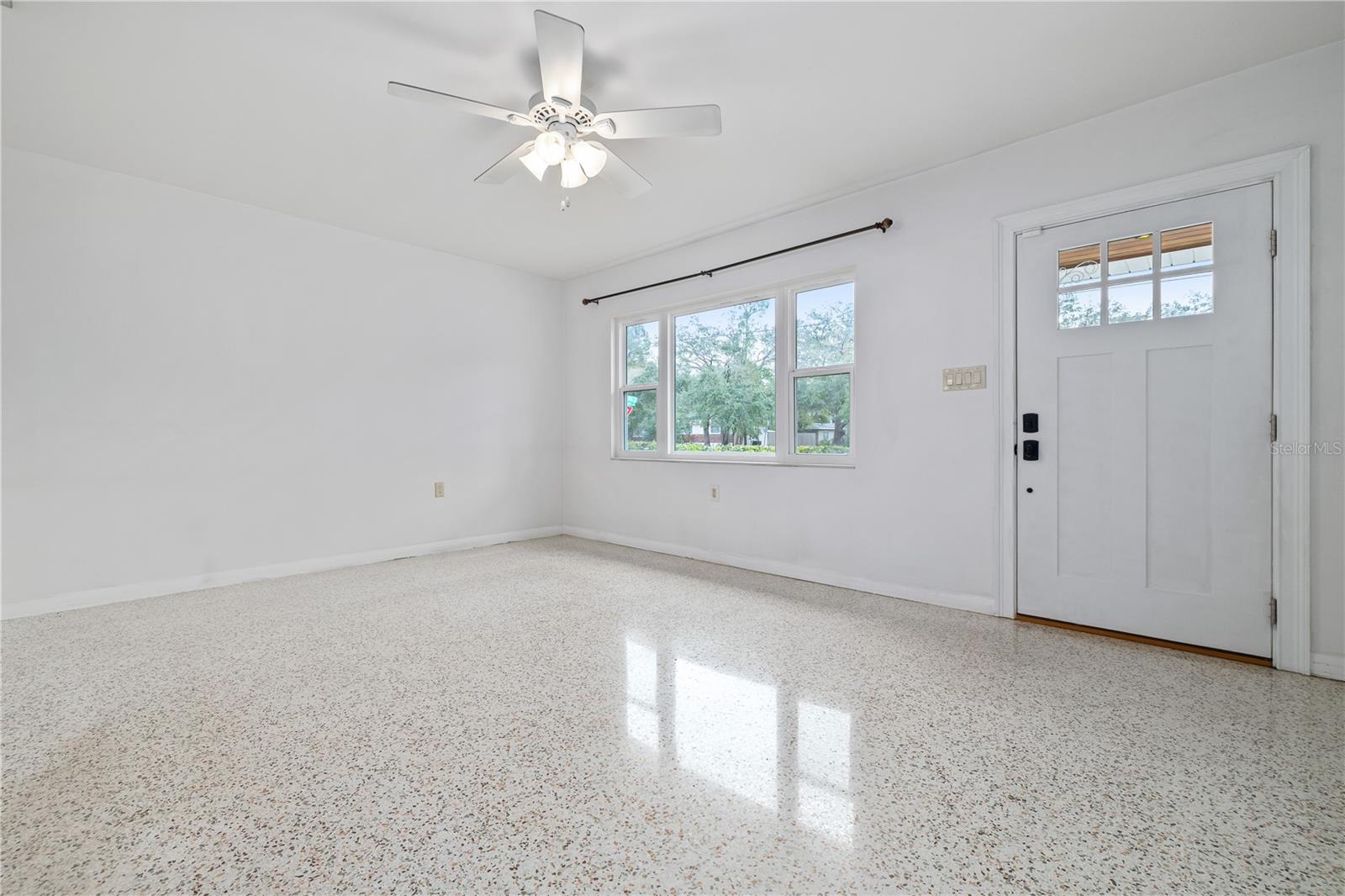 foyer/living room