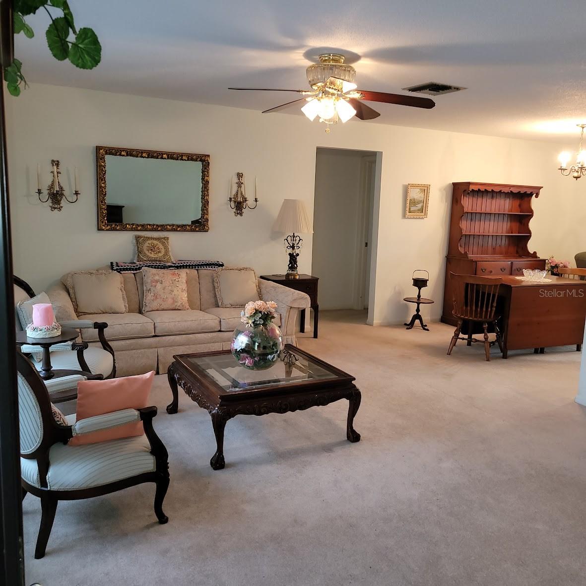 The Living room in this Eden model is just next to the 9X10 dining area. The doorway you see leads to the Bedrooms and bathrooms.