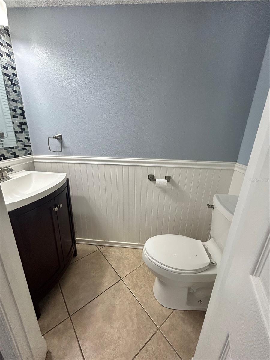 1/2 bath downstairs