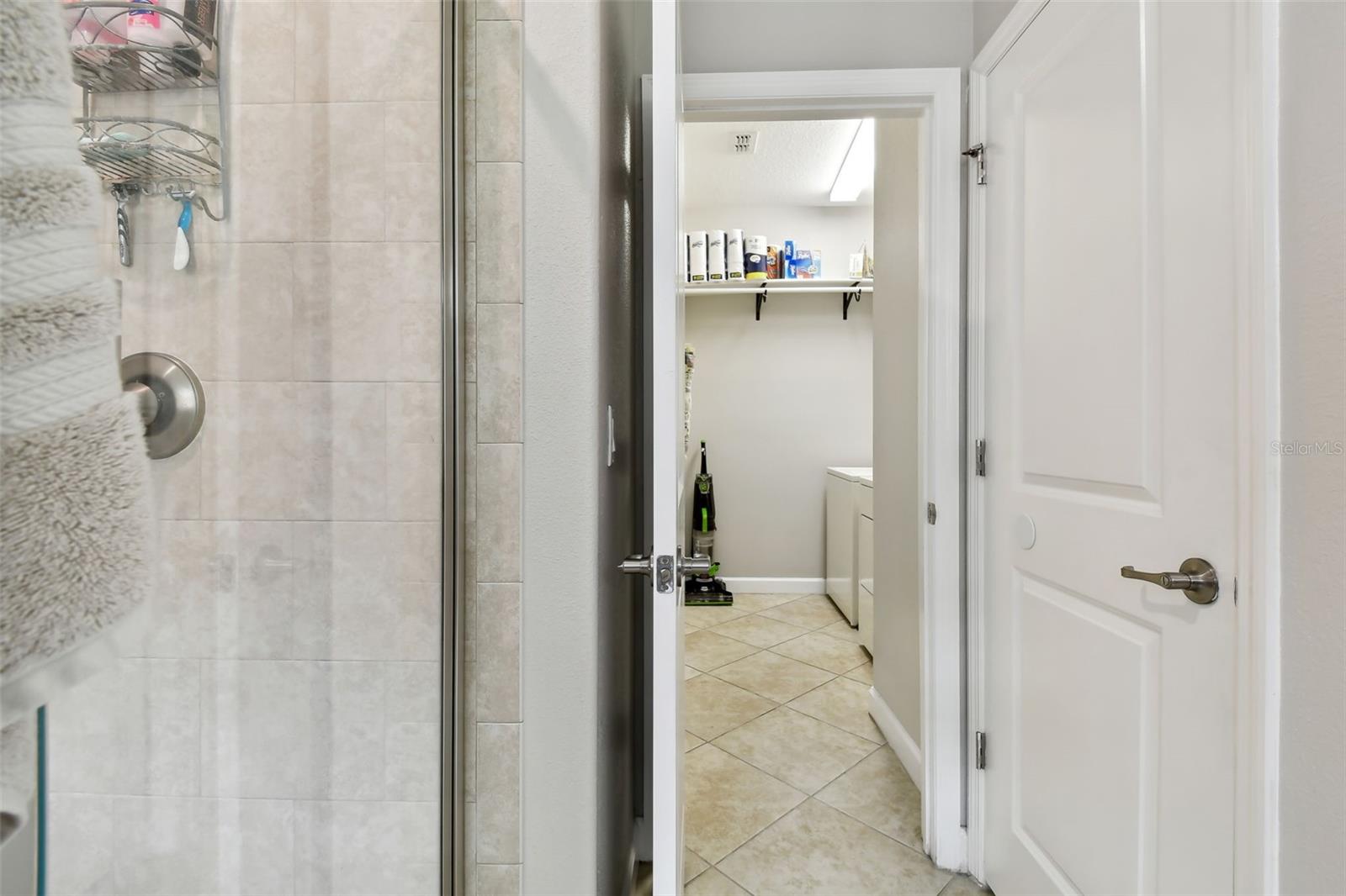 Entryway from en suite into laundry room