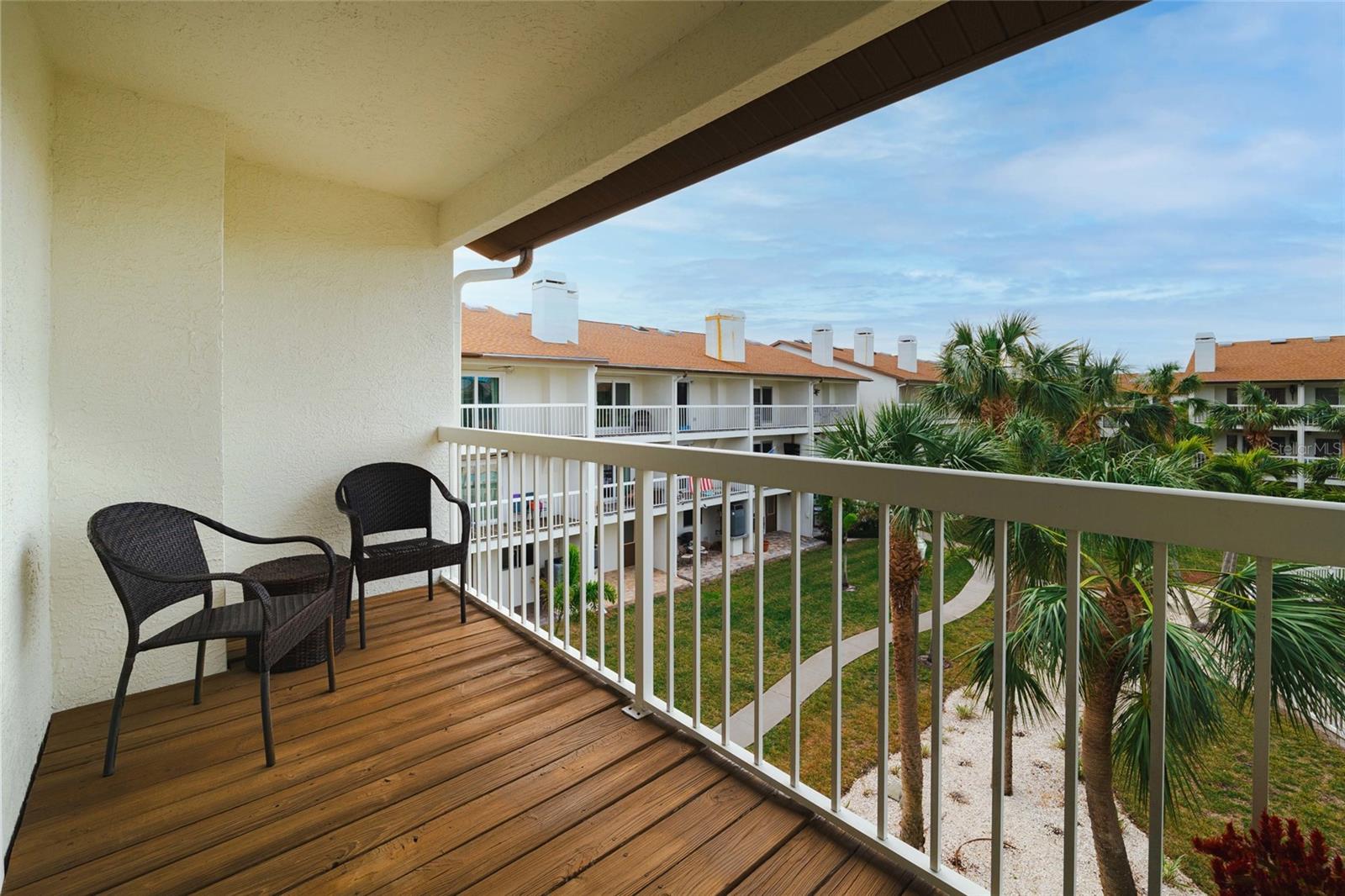 MASTER BEDROOM  BALCONY