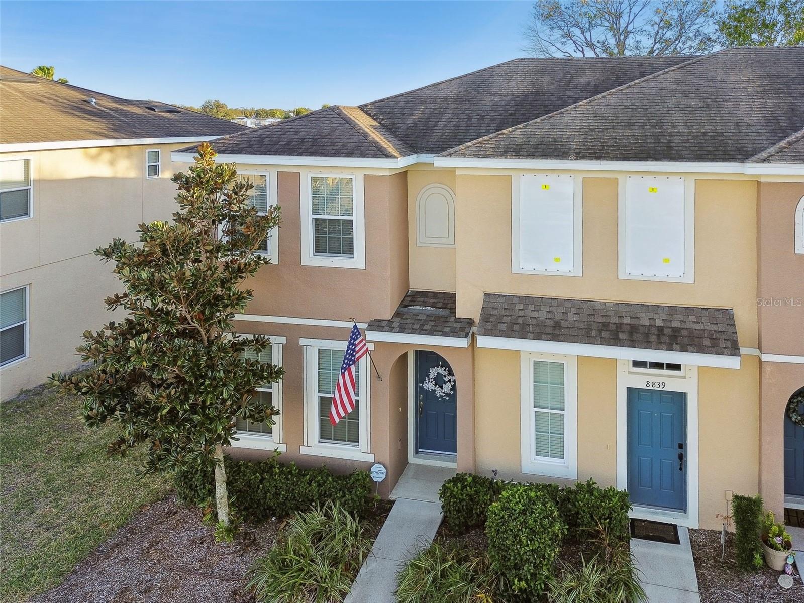 Aerial view of the corner unit.