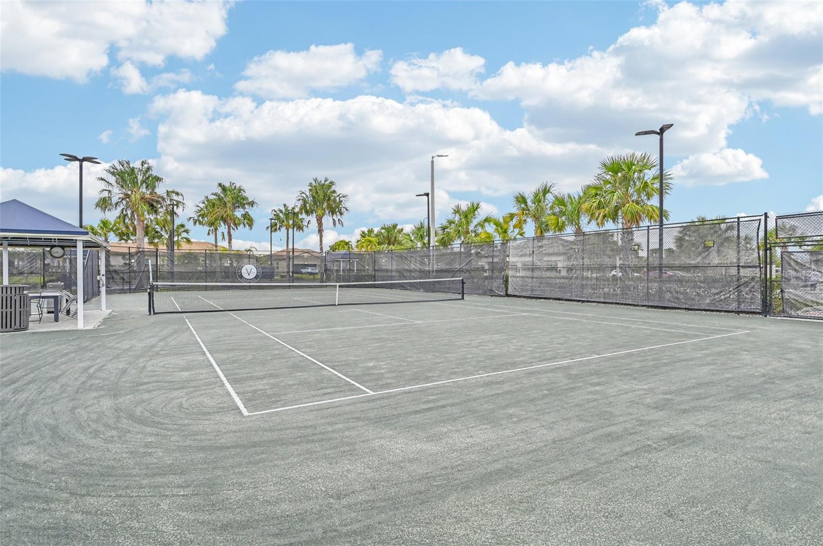 6 Tennis Courts