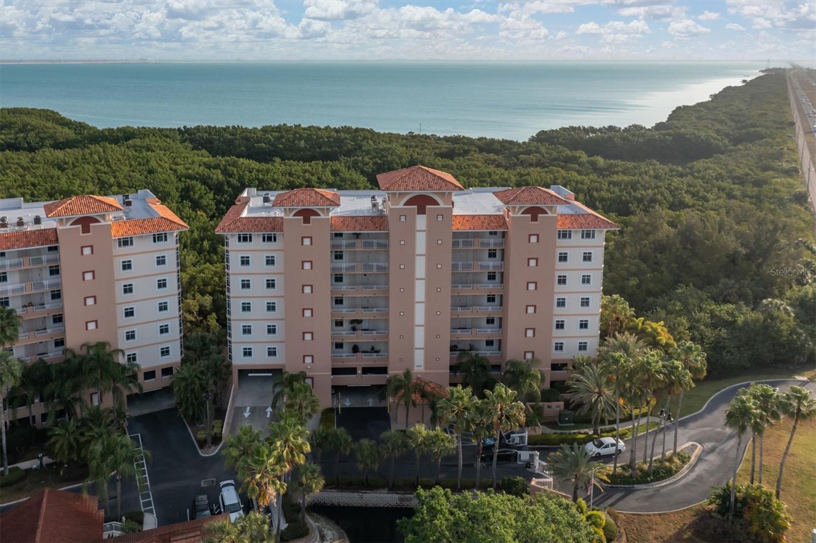 Welcome to Grande Verandahs on the Bay