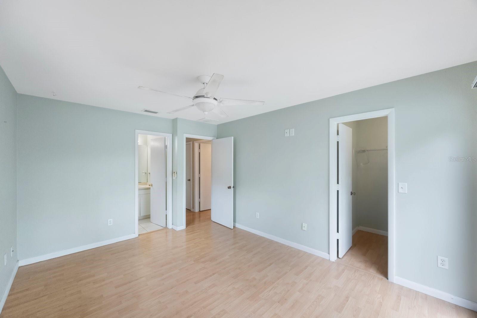 Master Bedroom with ensuite bathroom & Walk-in closet