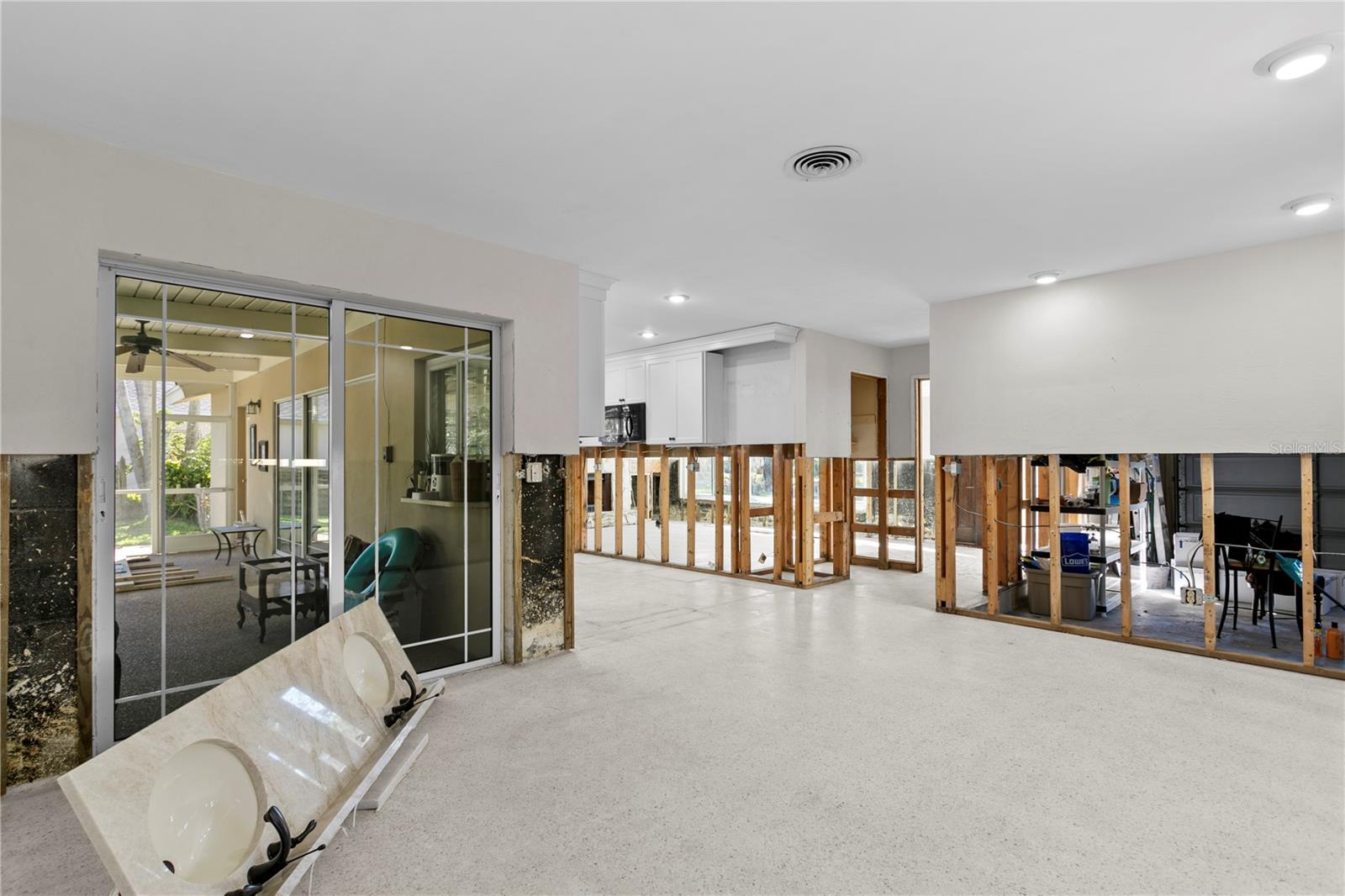 Family room, kitchen open floor plan