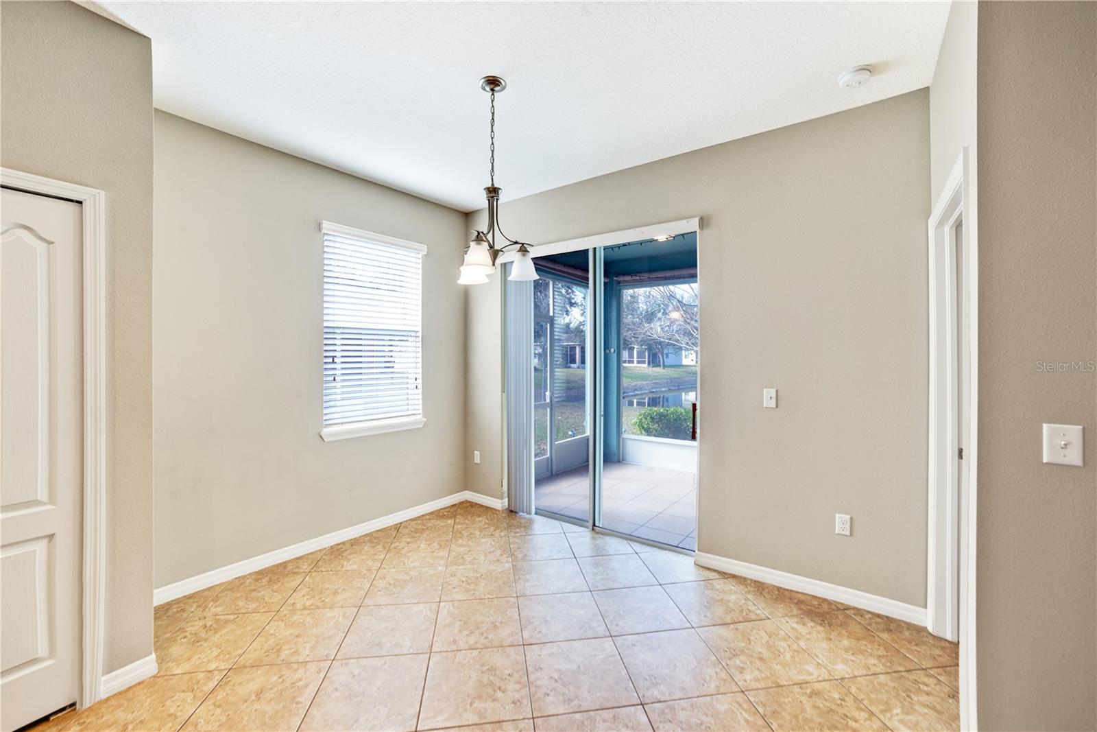 BREAKFAST NOOK WITH EXIT TO LANAI