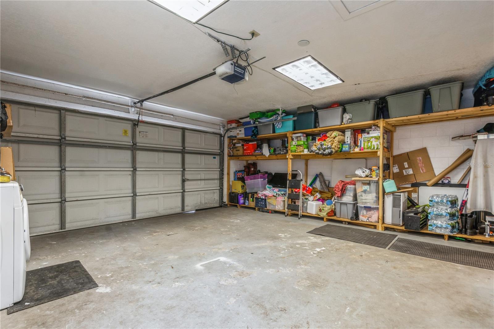 spacious 2 car garage