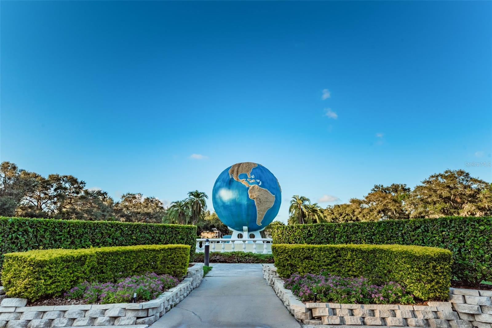 Main Entrance from Sunset Point Road