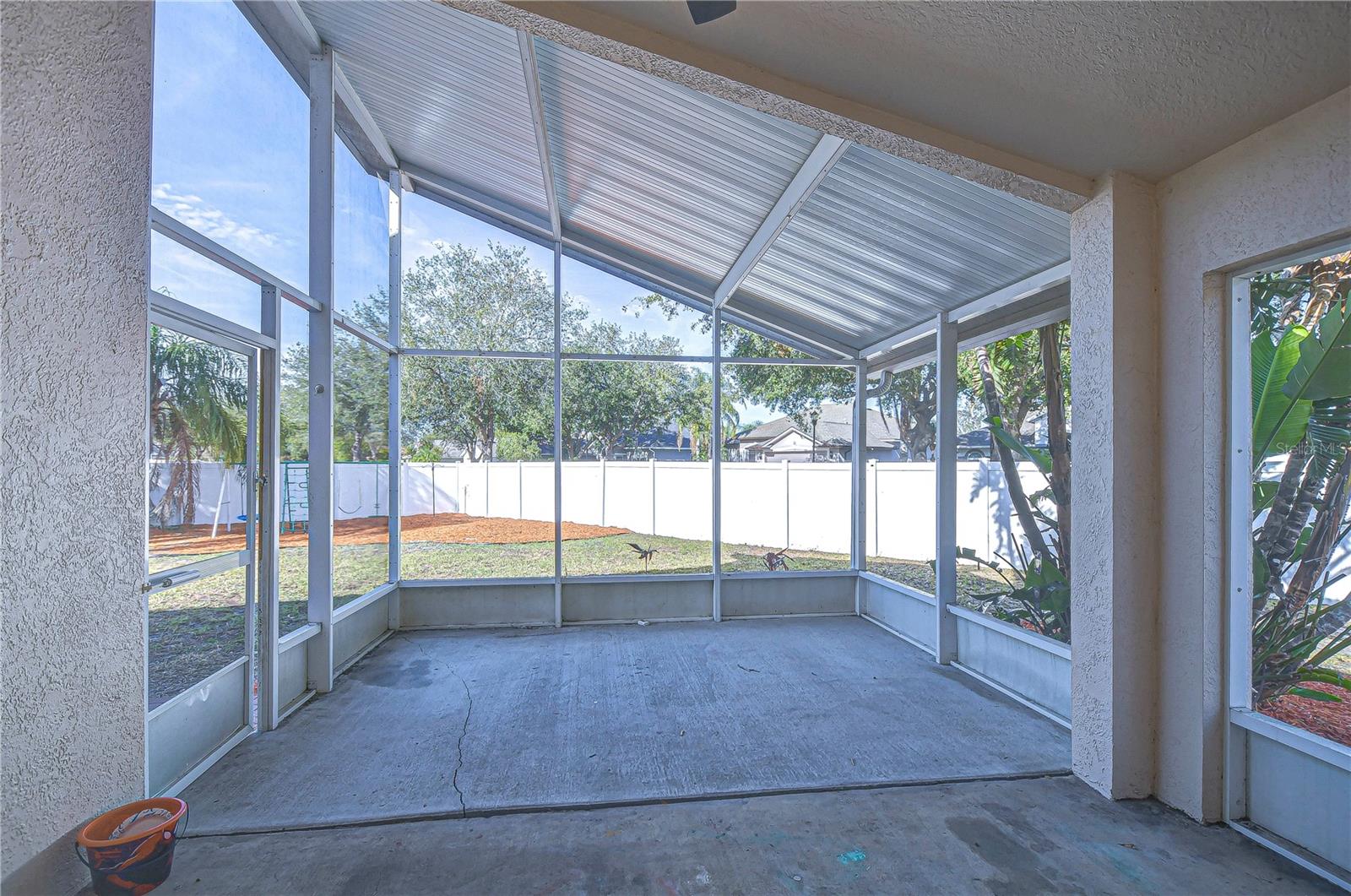 Screened in patio!