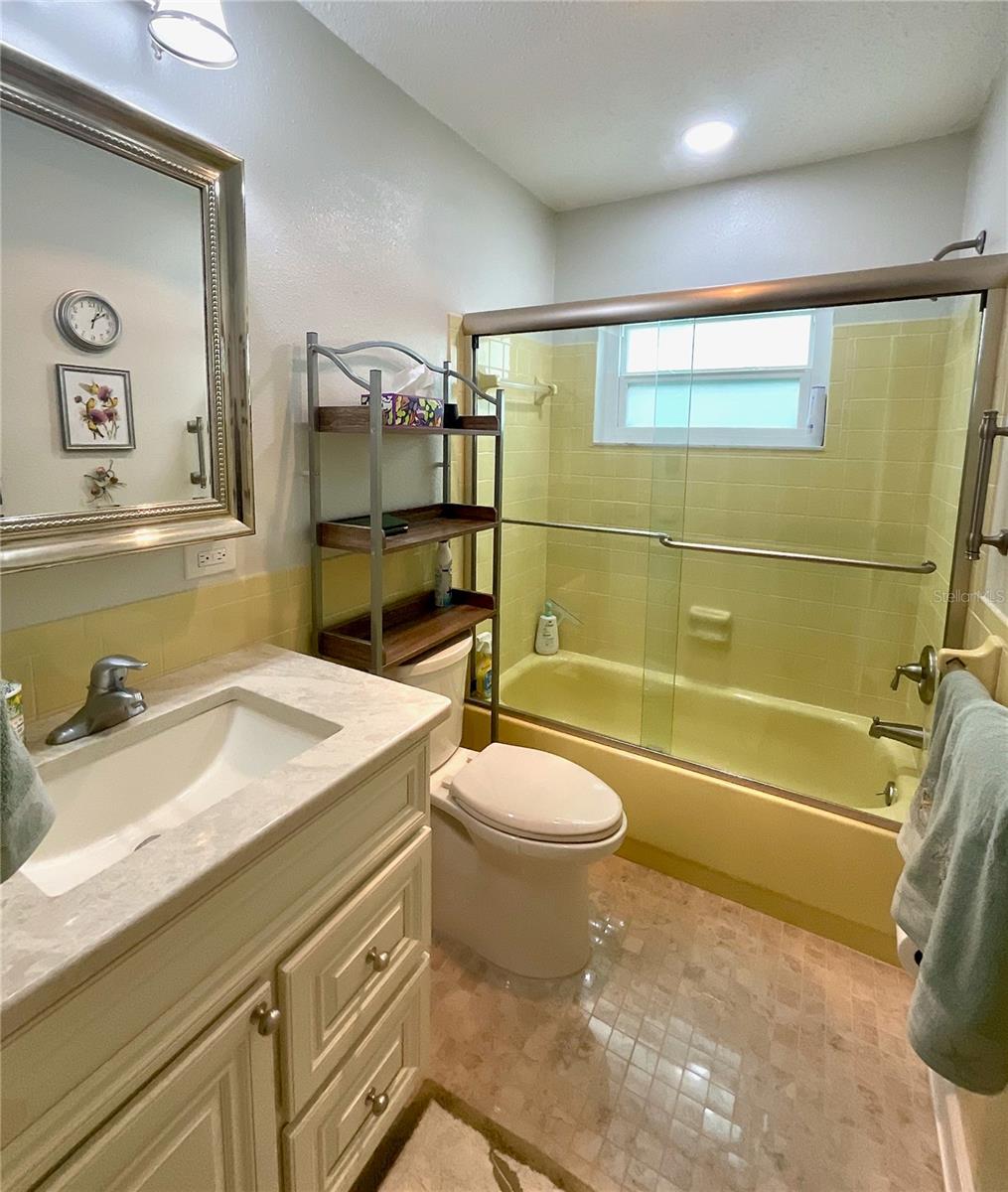 31-Guest bathroom