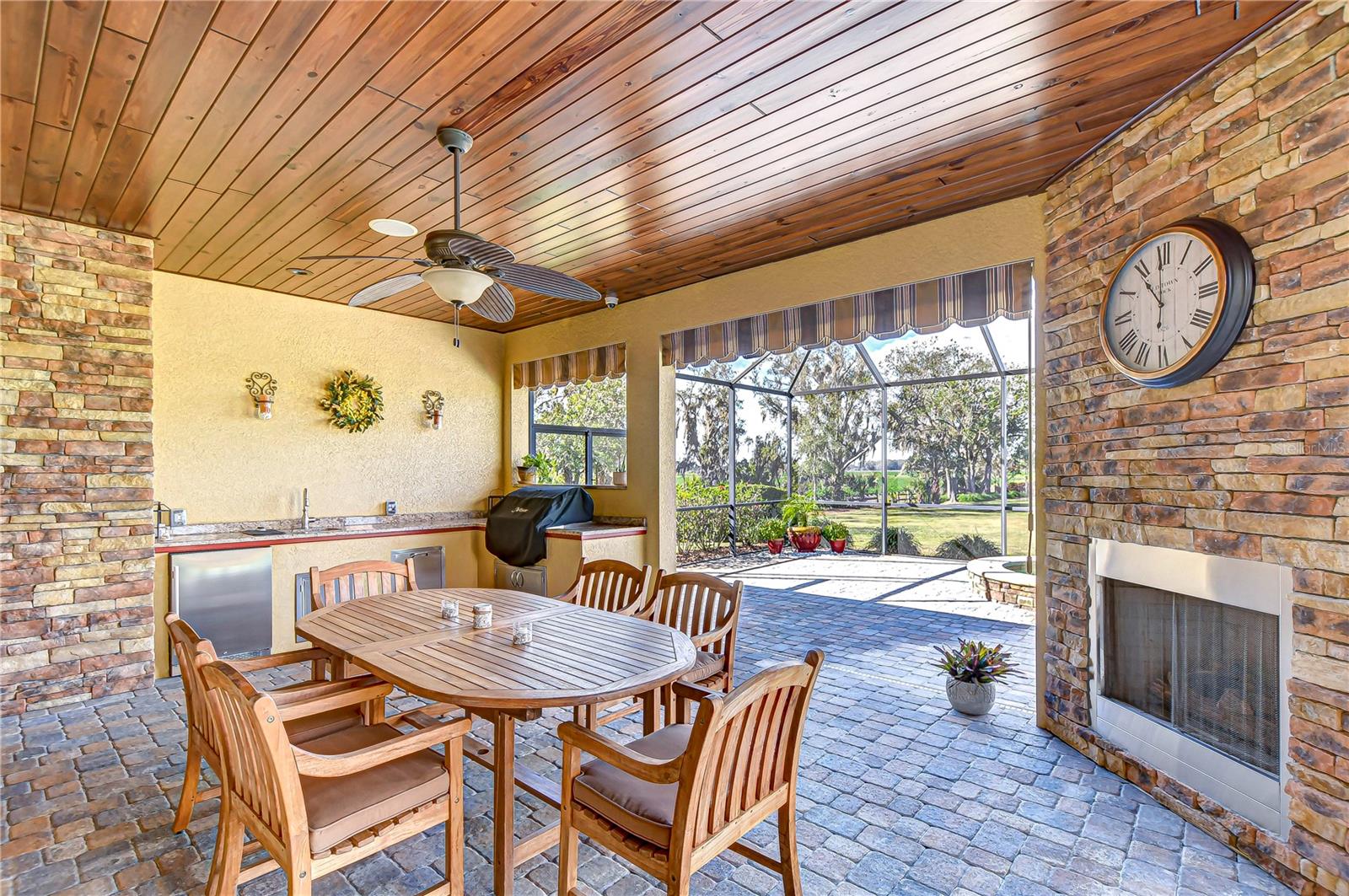 Gorgeous lanai space perfect for entertaining!