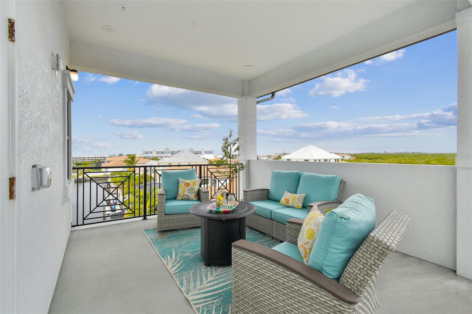 Large Covered Roof Top Deck