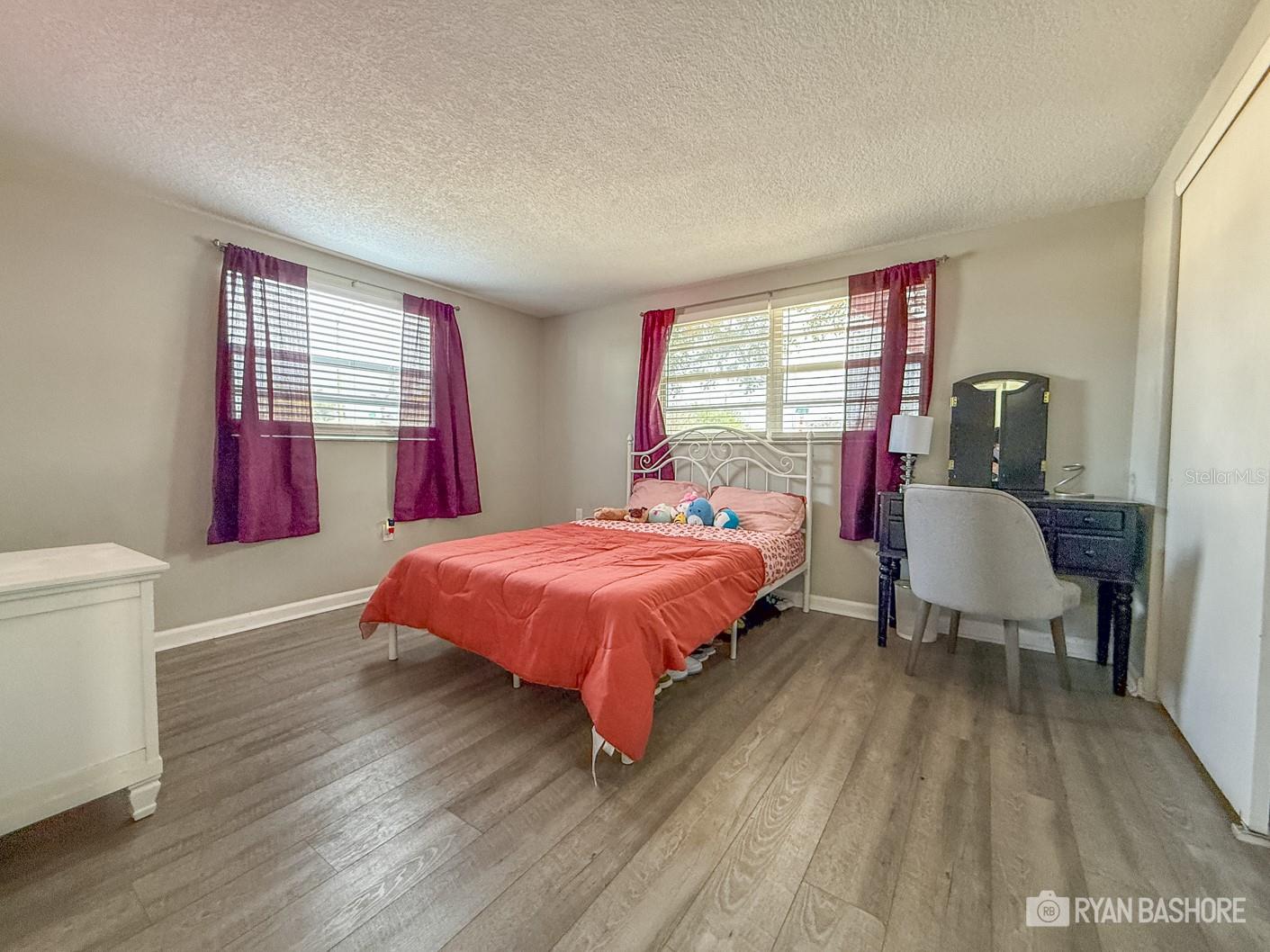2nd bedroom