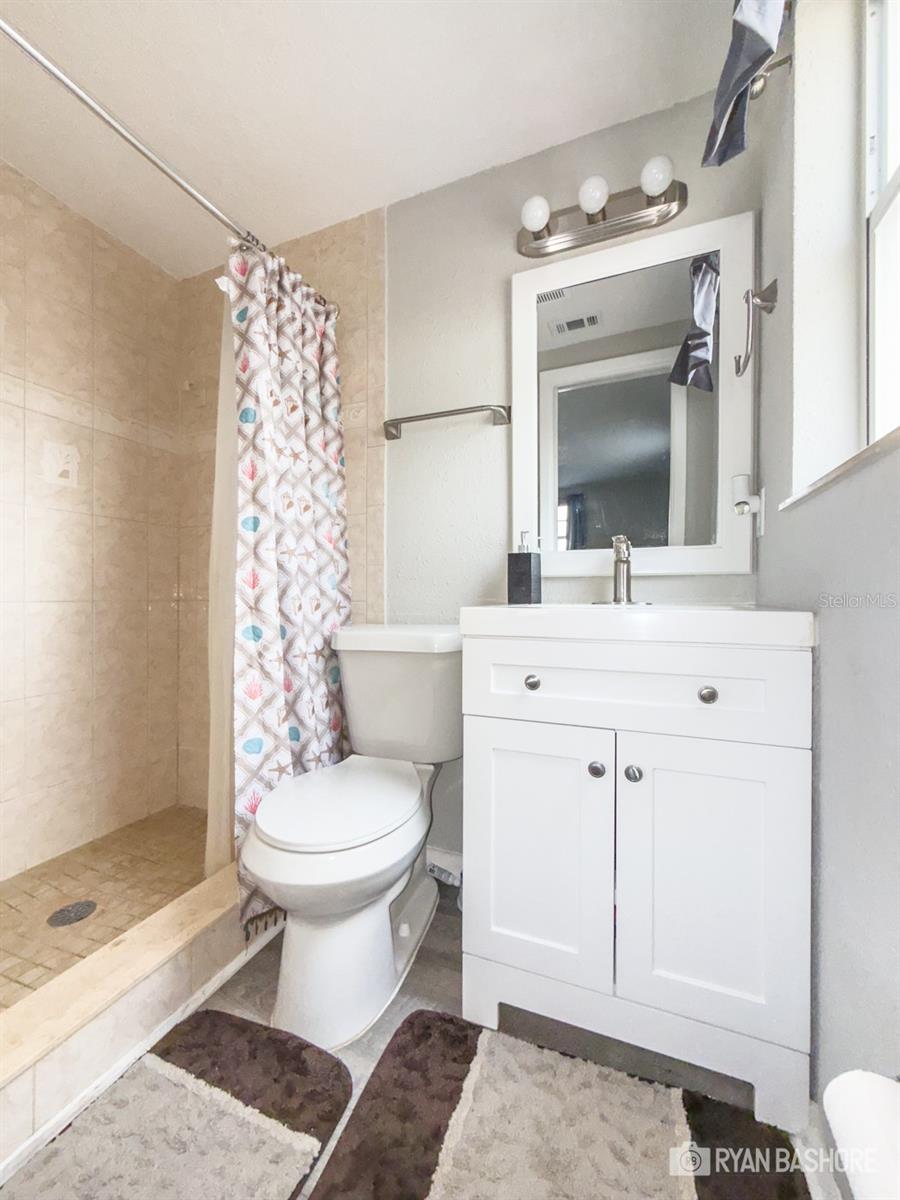 primary bathroon