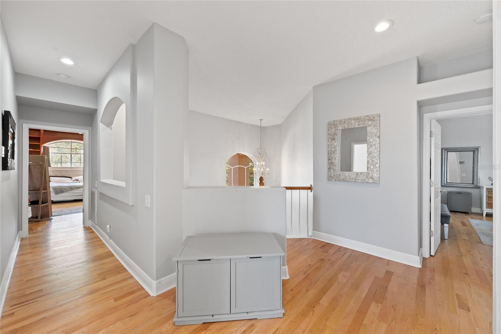 LAUNDRY ROOM BETWEEN FAMILY ROOM AND GARAGE