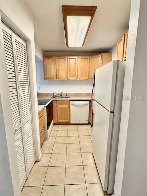 Cabinet packed kitchen