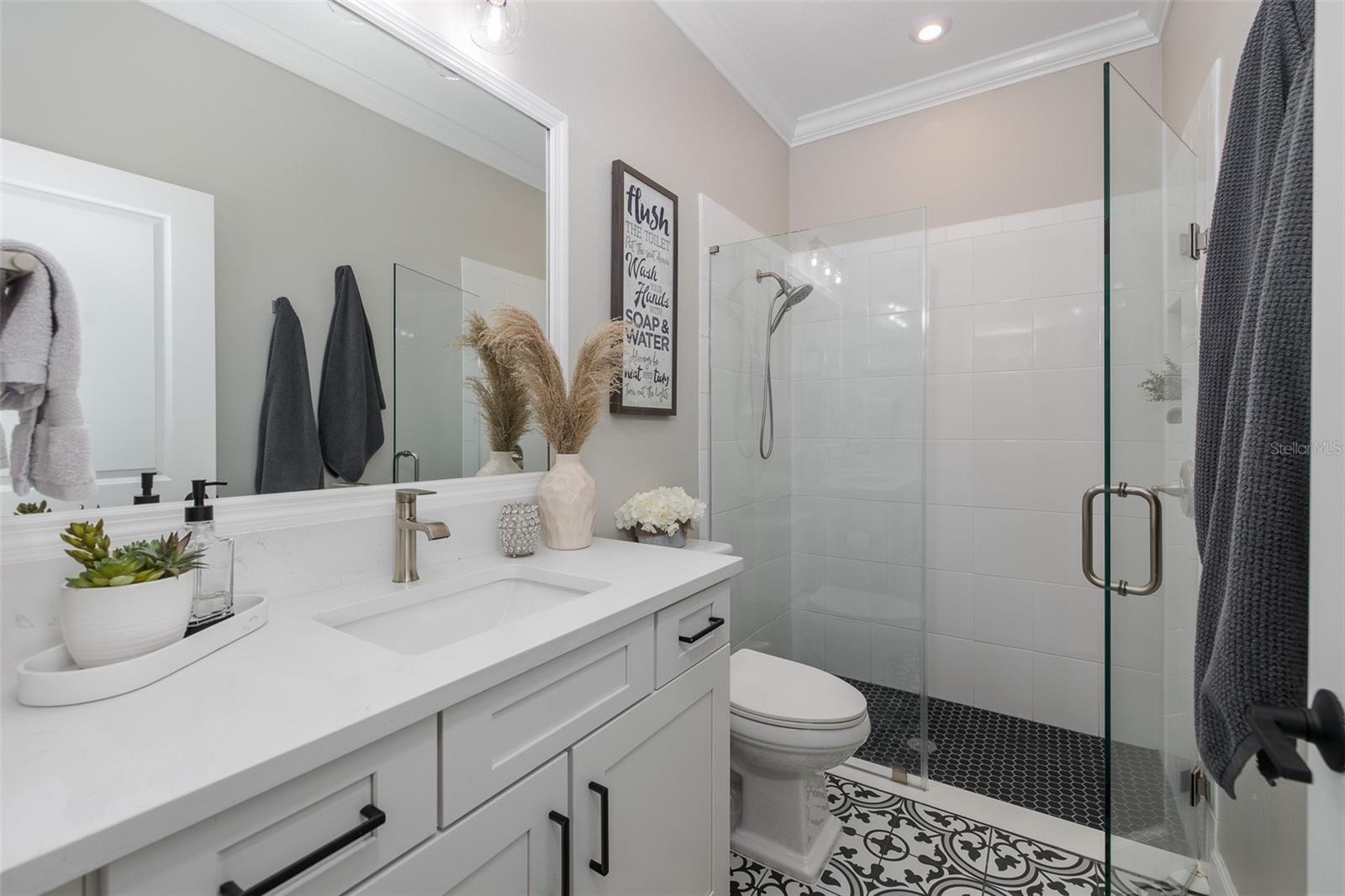 Bath 3 in En Suite w/NEW custom Floors!