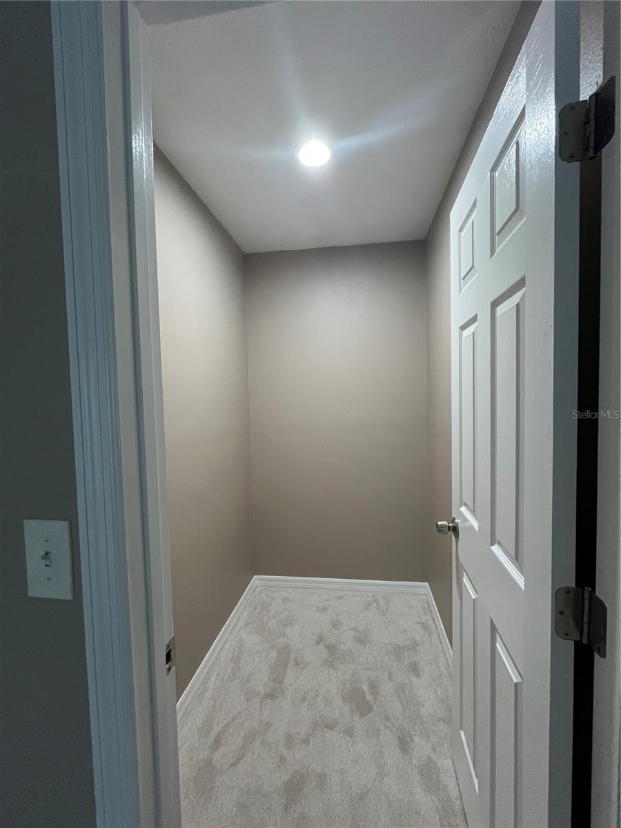 Walk-in Closet