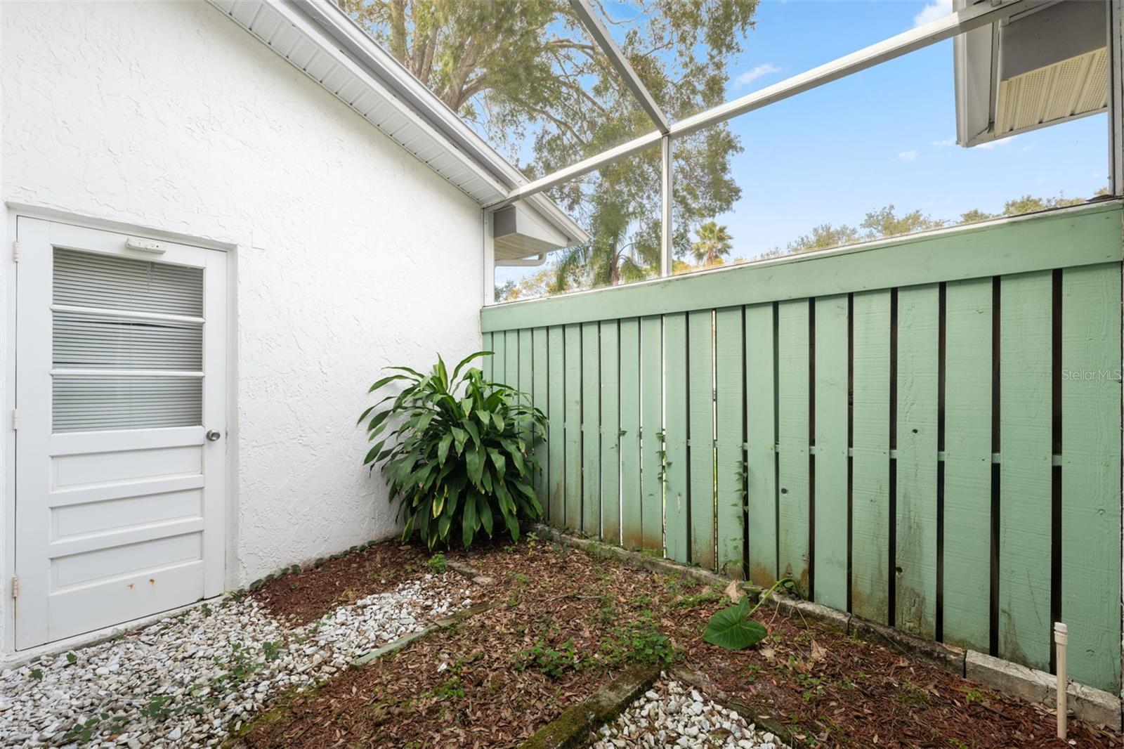 Screened Patio door to Garage