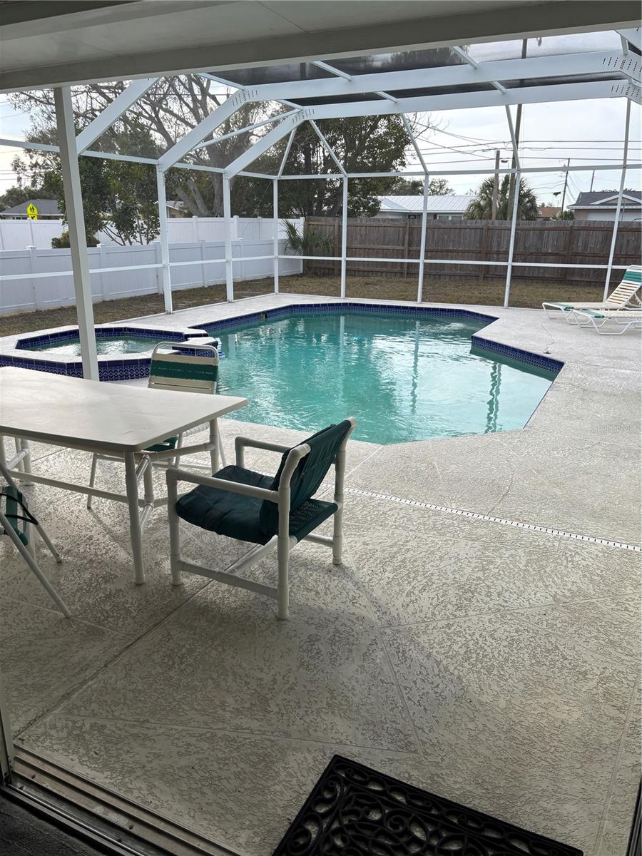 Pool and jacuzzi