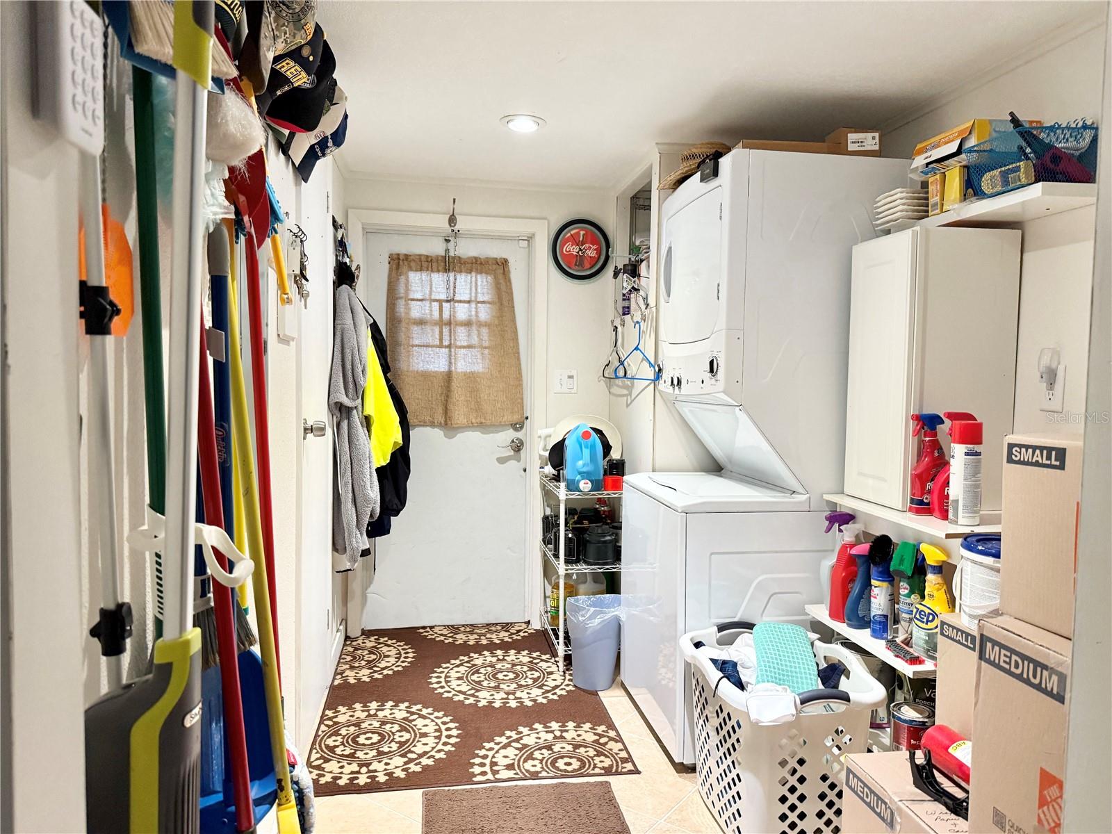 Utility/Laundry Room - 6'8" x 9'9"