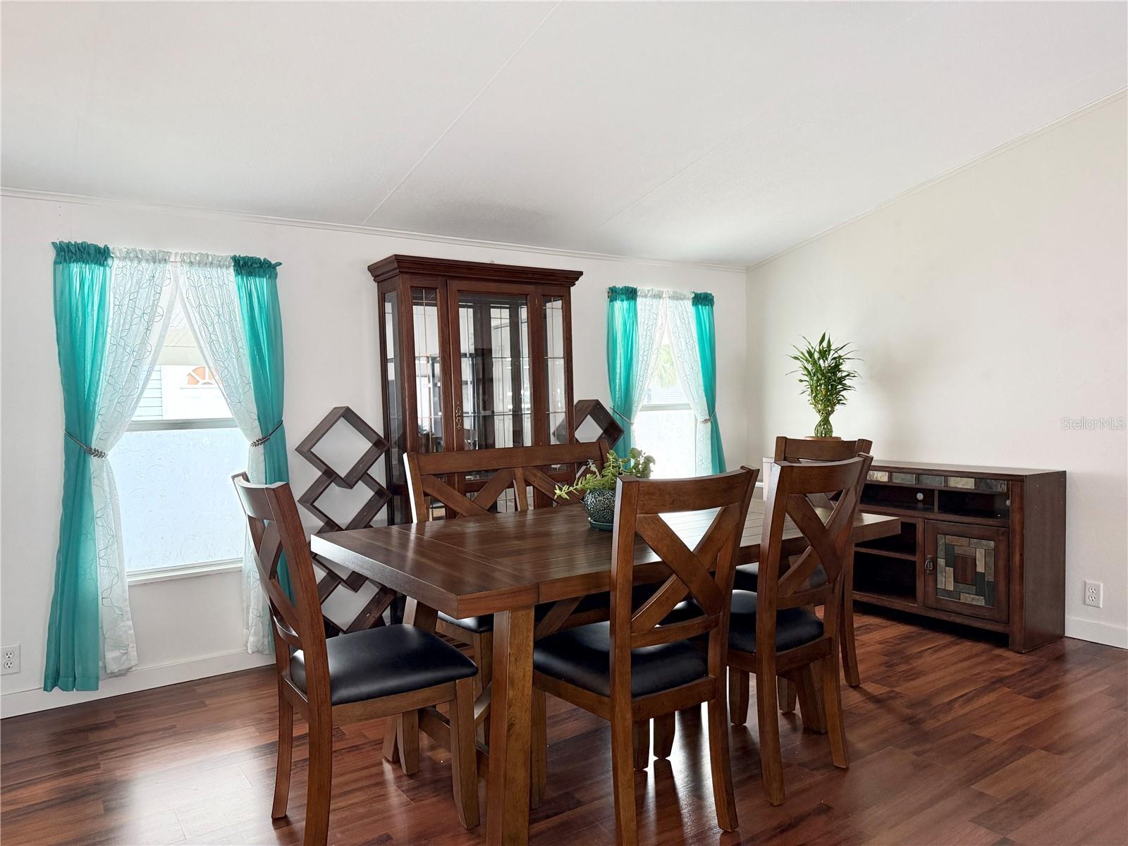 Dining Area - Light and Bright