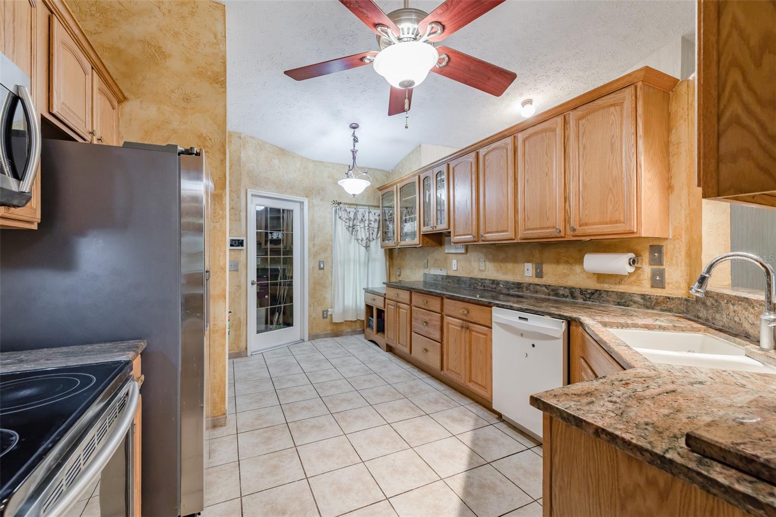 4228 Spring Way Circle, Valrico, Fl 33596 - Kitchen