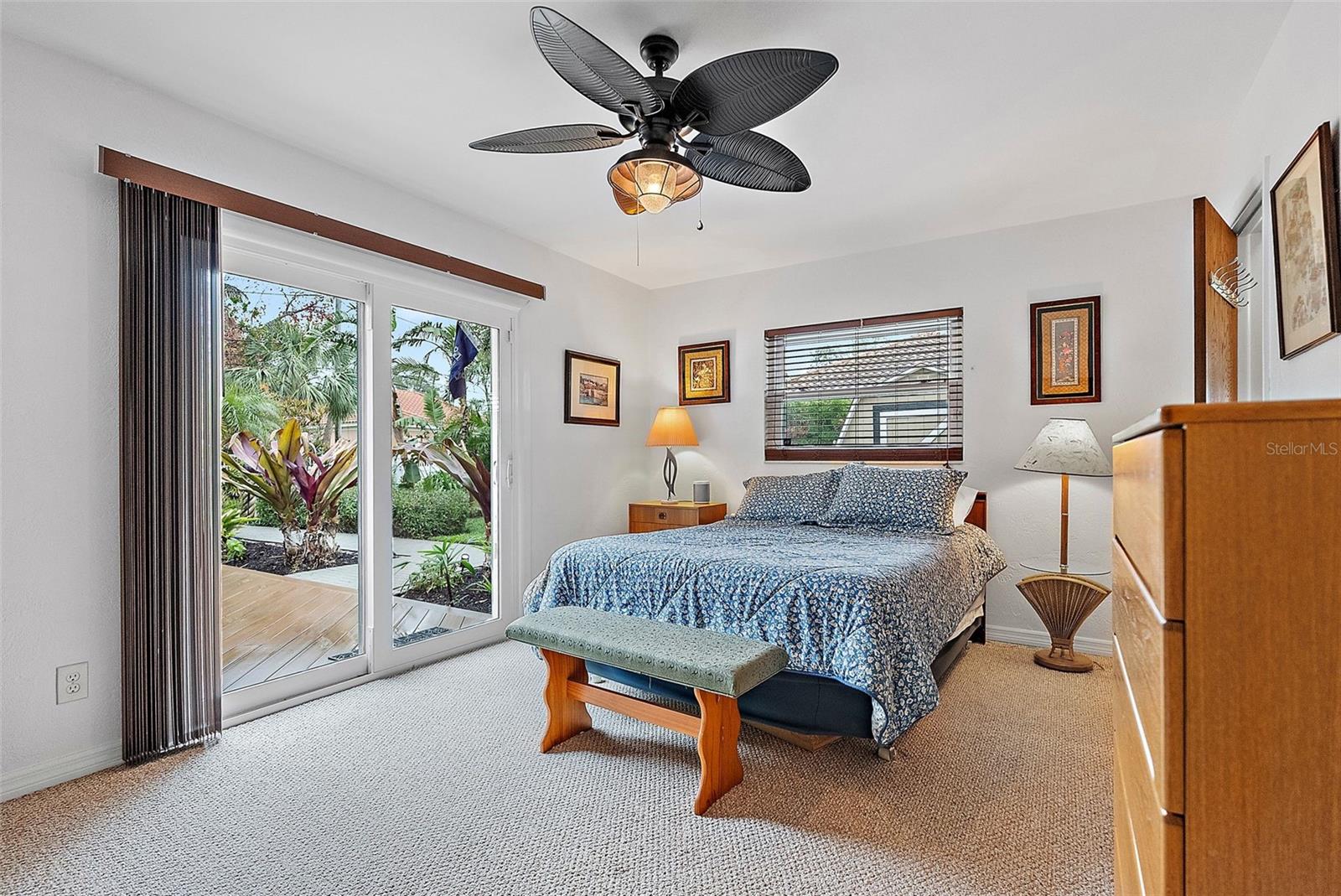 Guest Bedroom 2 2/ sliding door to pool