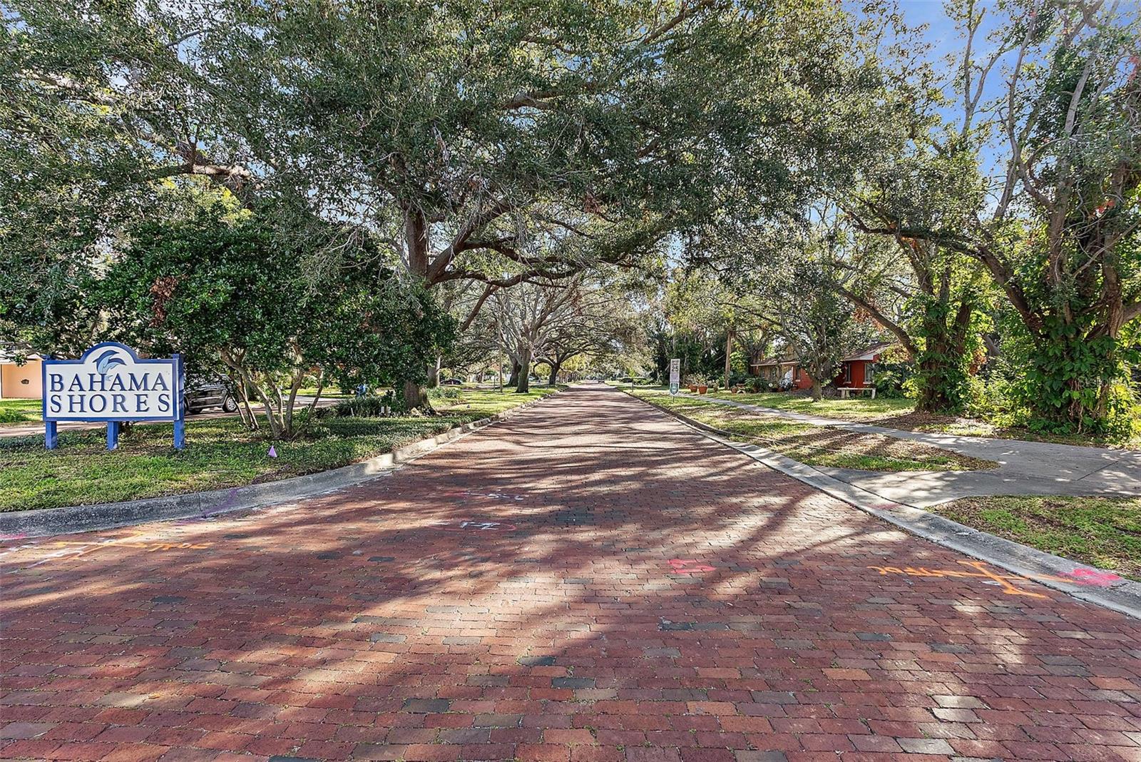 Boulevard at Bahama Shores entrace