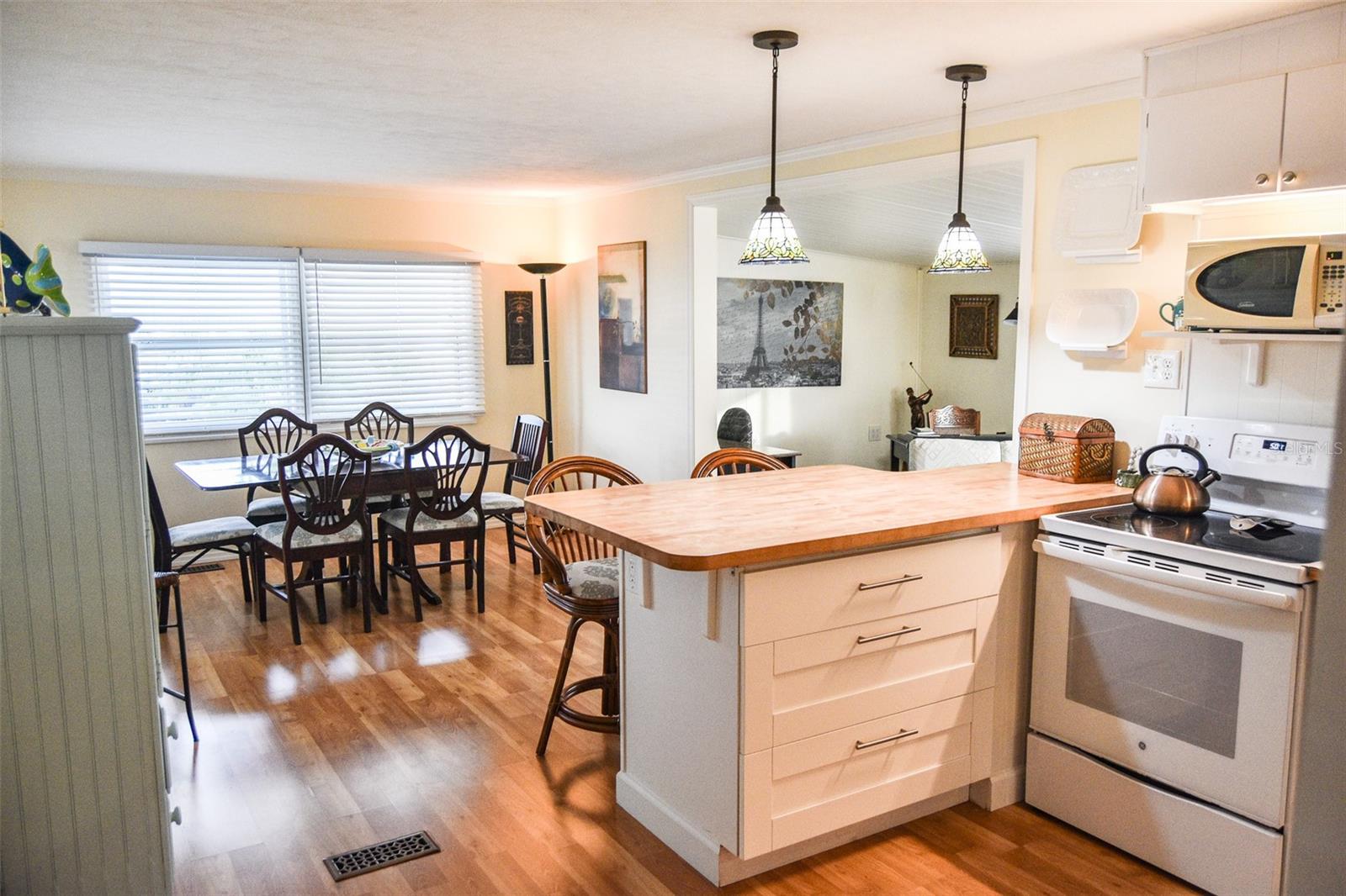 Kitchen & Dining Room