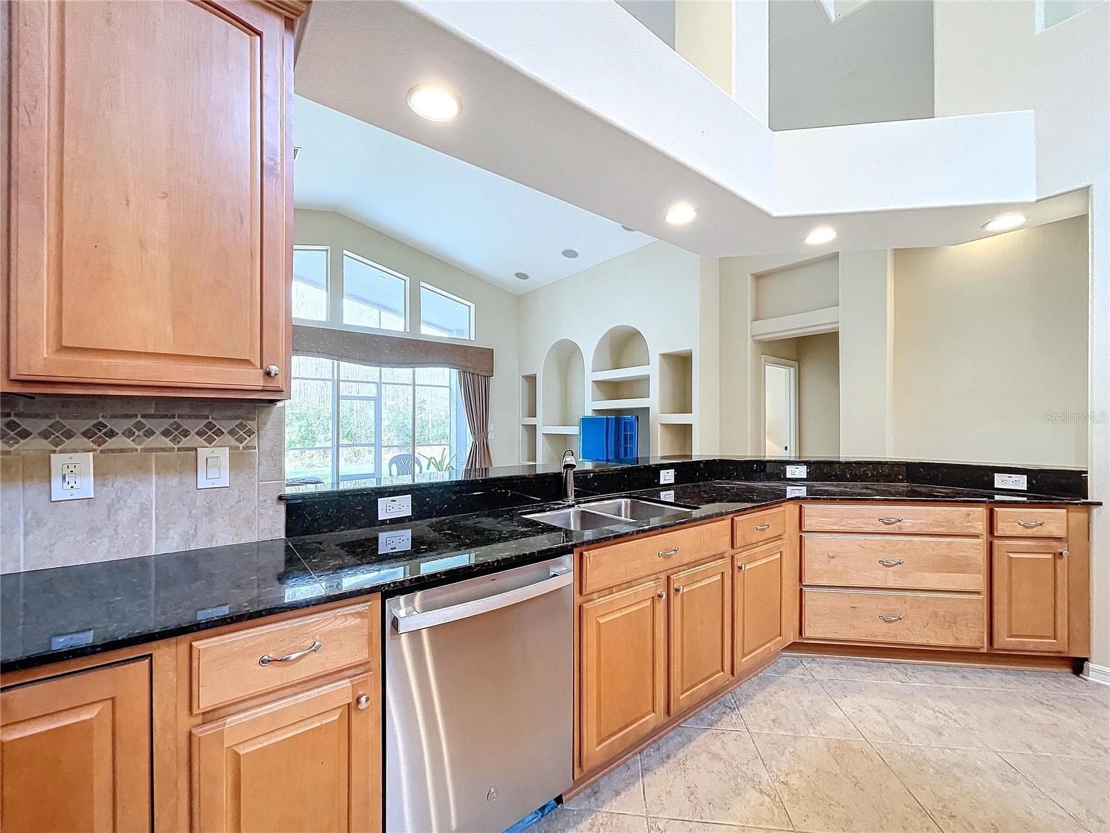 Great lighting throughout the kitchen