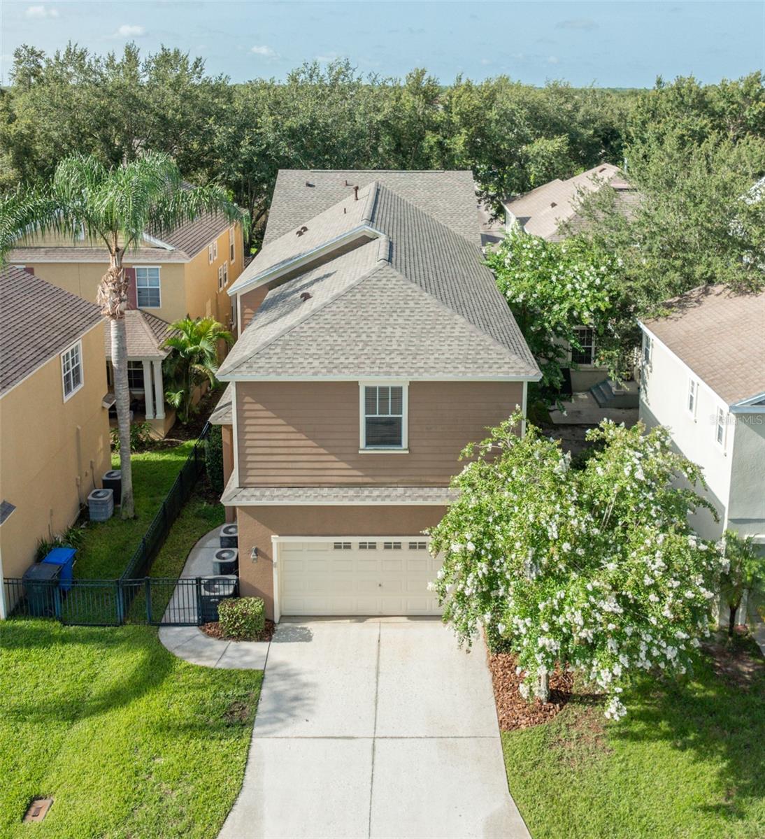 Back Entry Garage/ Fenced in Yard