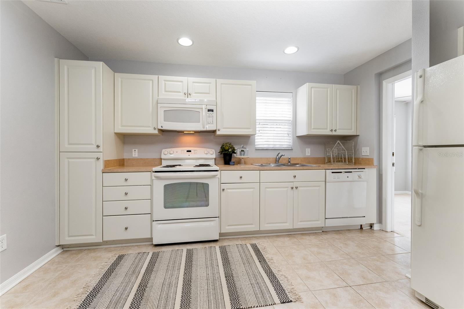 Full Kitchen in Apartment