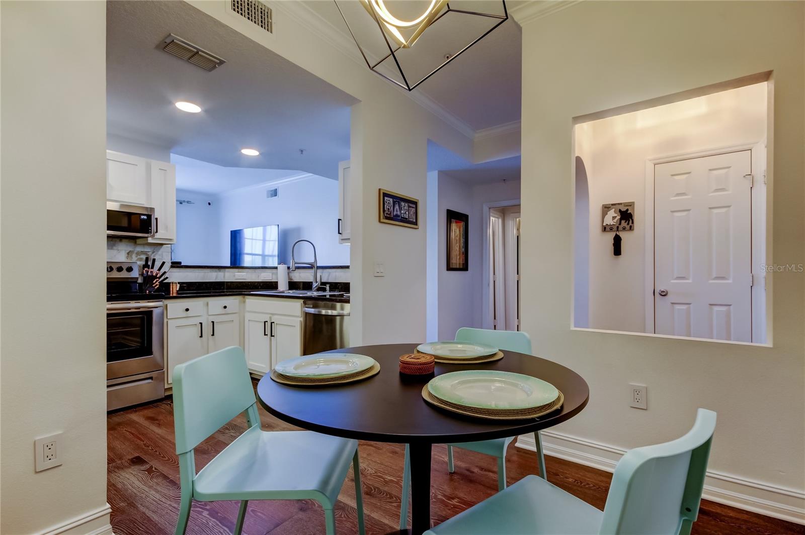 33. Dining Area (8' x 9') Flows Seamlessly into Kitchen ..