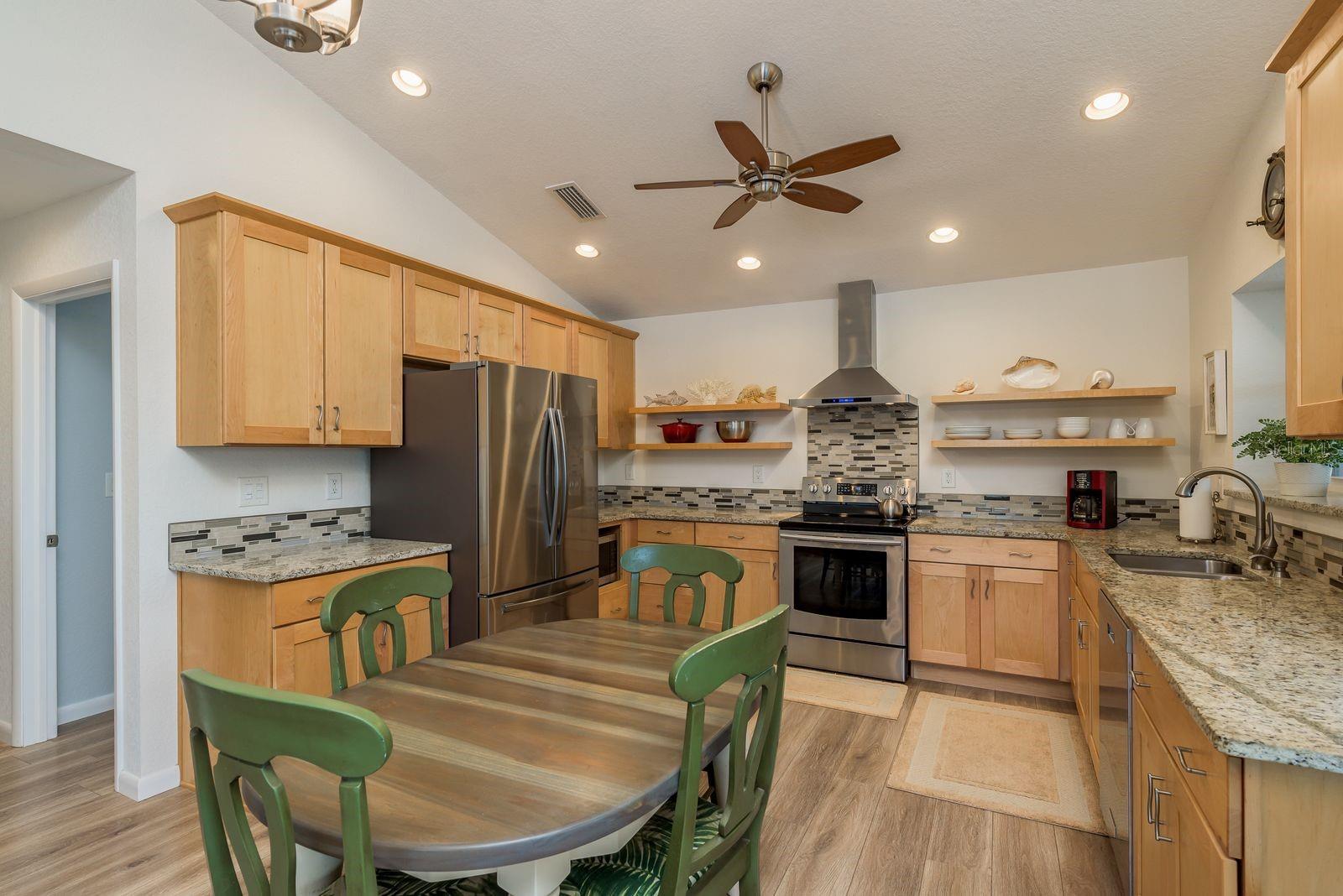 So much counter space for cooking and baking!