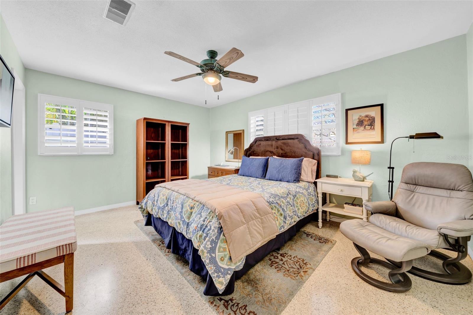 Primary Bedroom with En-suite and Walk-in Closet